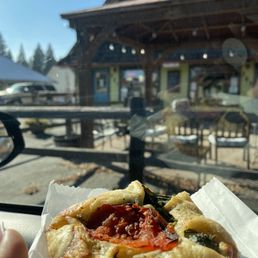 Advocado, tomato, balsamic glaze pastry Advocado, tomato, balsamic glaze pastry