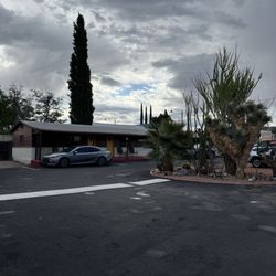 Larian Motel - Exterior