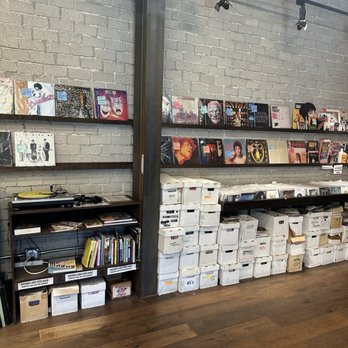 Record Safari - Inside - Vinyl Records Near Me - Los Angeles, California Record Safari - Inside - Vinyl Records Near Me - Los Angeles, California
