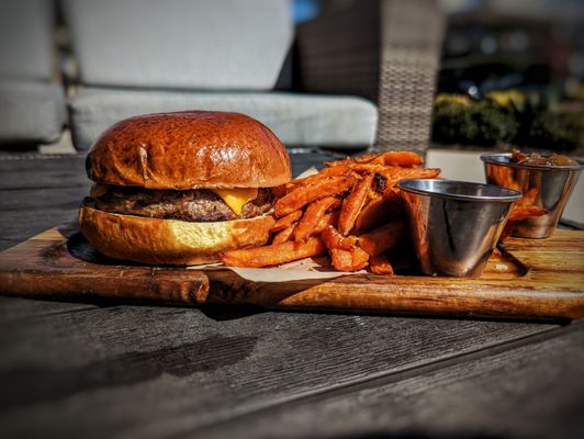 The Tavern at Lakeside by null