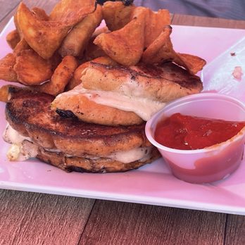 The Getaway Grille and Bar - Grilled cheese with french fries - Chicken Wings Near Me - Tallahassee, Florida The Getaway Grille and Bar - Grilled cheese with french fries - Chicken Wings Near Me - Tallahassee, Florida