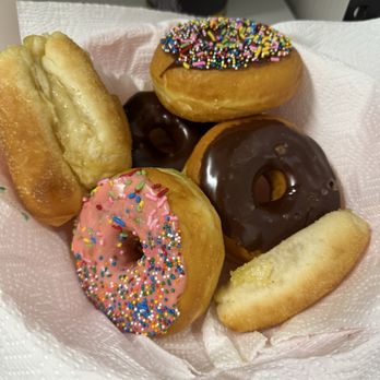 StarBread Bakery - Strawberry frosted donut, chocolate frosted donuts, señorita bread - Bakeries Near Me - Pleasant Hill, California