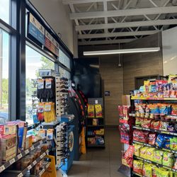 7-Eleven - Inside: ATM and Chips
