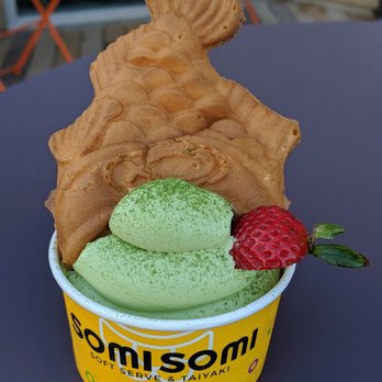 Somisomi - Matcha ice cream in cup, + matcha powder, taiyaki on top. This is less precarious compared to when the ice cream is on the taiyaki. - Desserts Near Me - Cupertino, California Somisomi - Matcha ice cream in cup, + matcha powder, taiyaki on top. This is less precarious compared to when the ice cream is on the taiyaki. - Desserts Near Me - Cupertino, California