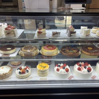 Le Four - Cake options - Bakeries Near Me - Jersey City, New Jersey