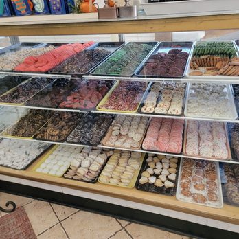 Oliver's Bakery - Donuts Near Me - Kenosha, Wisconsin Oliver's Bakery - Donuts Near Me - Kenosha, Wisconsin