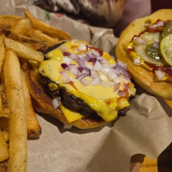 Chili's - Qp burger - Bars Near Me - Poteau, Oklahoma