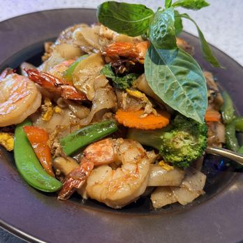 Isaan Der - Thai Near Me - Toronto, Ontario