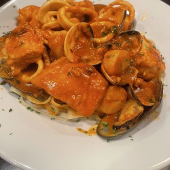 Mesa de Notte - Linguine Pescatore - Italian Near Me - Ocala, Florida Mesa de Notte - Linguine Pescatore - Italian Near Me - Ocala, Florida