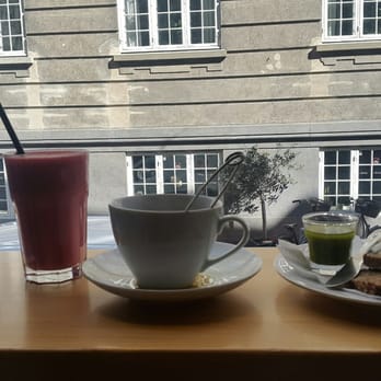 Fiol - Smoothie rasperry, pineapple, rye bread goat cheese and pesto with green tea (ginger ) - Desserts Near Me - Copenhagen, 84