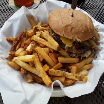 Doc's Backyard Grill - Blackened Jalapeño Cheddar Burger - American Near Me - Sunset Valley, Texas
