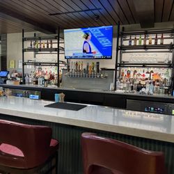 Skyline Kitchen & Bar - Bar Seating Area