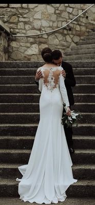 Bridal Hair ✨ - As a dedicated hairdresser, I offer a comprehensive range of services to cater to all your hair needs. My expertise includes haircuts, colors, and highlights to enhance your natural beauty, as well as specialized "balayage." techniques for a stunning, luminous effect. I also provide bridal hair services to ensure you look perfect on your special day. For men, I offer tailored haircuts that suit their style and preferences. Additionally, I specialize in extensions and the customization of wigs and toppers to address any hair problems, ensuring you always feel confident and look your best. contact us at 6475217289 Bridal Hair ✨ - As a dedicated hairdresser, I offer a comprehensive range of services to cater to all your hair needs. My expertise includes haircuts, colors, and highlights to enhance your natural beauty, as well as specialized "balayage." techniques for a stunning, luminous effect. I also provide bridal hair services to ensure you look perfect on your special day. For men, I offer tailored haircuts that suit their style and preferences. Additionally, I specialize in extensions and the customization of wigs and toppers to address any hair problems, ensuring you always feel confident and look your best. contact us at 6475217289