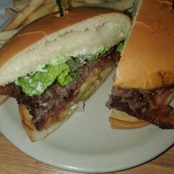 Schobels Restaurant - Burger with bacon mmmmmmm delicious - Buffets Near Me - Columbus, Texas