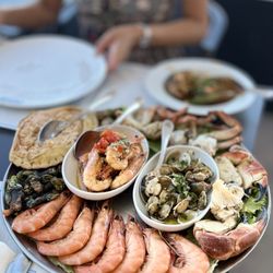 Baía do Peixe - Shellfish platter for two (€82) 8/2026