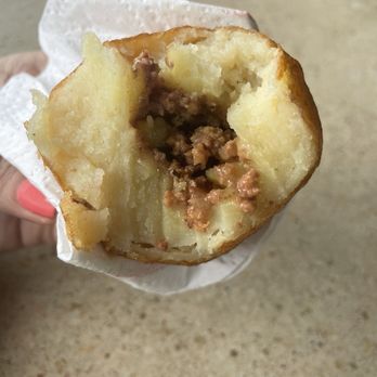 El Caracol - Papa rellenos de carne - Puerto Rican Near Me - Dorado, Puerto Rico