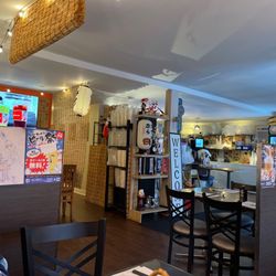 Kaisei Sushi - This place is cute and casual. The sushi is delicious!!!