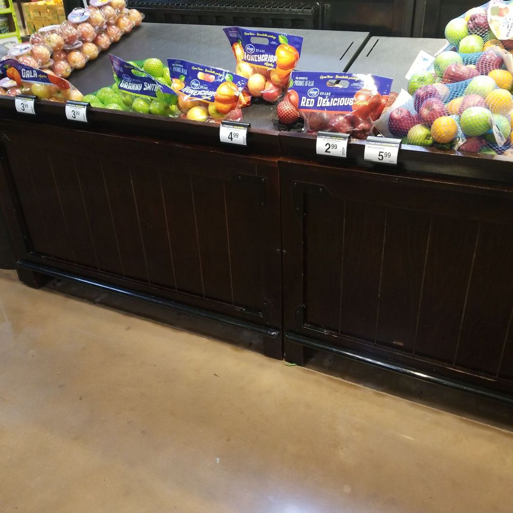 Typical understocked and old produce at Kroger.