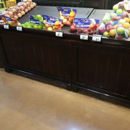 Typical understocked and old produce at Kroger.