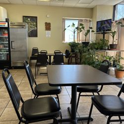 Four J's Laotian & Thai Cuisine