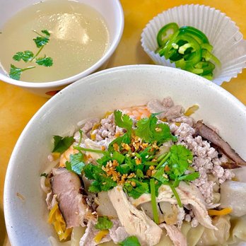 Hai Ky Noodles - Jalepenos and Hai Ky Won Ton Egg Noodle Soup - Chinese Near Me - San Francisco, California Hai Ky Noodles - Jalepenos and Hai Ky Won Ton Egg Noodle Soup - Chinese Near Me - San Francisco, California