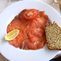Nellie Dees Bed and Breakfast - Salmon and brown bread option