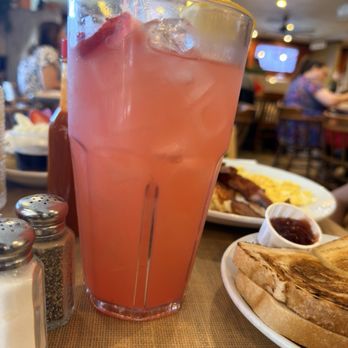 Mama Kat's - Strawberry lemonade - American Near Me - San Marcos, California Mama Kat's - Strawberry lemonade - American Near Me - San Marcos, California