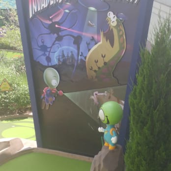 Hollywood Drive In Golf - Mini Golf Near Me - Orlando, Florida