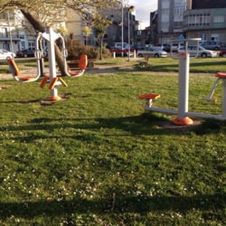 Doña Concha - En el parque, zona para ejercicio de mayores.