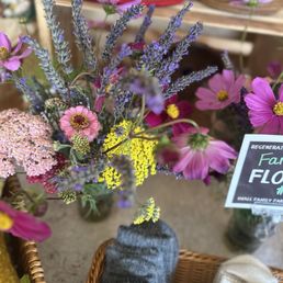 Wildflower bouquet? Yes please.