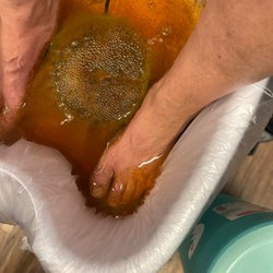 Diamond’s Unique Wellness - Ionic foot detox