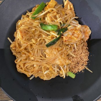 Tomi Thai Restaurant - Pad thai combo - Thai Near Me - Windsor, California