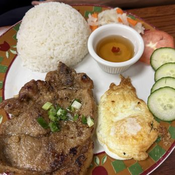 Mama Bear Pho And Boba - Grill pork chop rice plate with egg - Coffee & Tea Near Me - Orlando, Florida Mama Bear Pho And Boba - Grill pork chop rice plate with egg - Coffee & Tea Near Me - Orlando, Florida