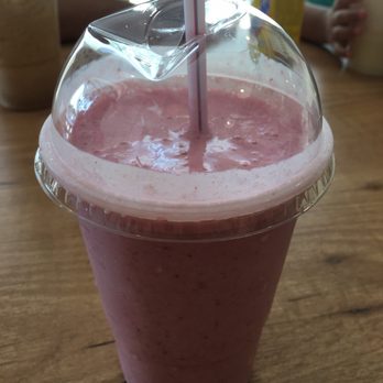 Great Day Coffee - Strawberry smoothie - Coffee & Tea Near Me - El Puerto de Santa María, California Great Day Coffee - Strawberry smoothie - Coffee & Tea Near Me - El Puerto de Santa María, California