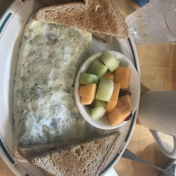 FM Station Cafe - Egg white omelette with chicken - Breakfast & Brunch Near Me - Newburyport, Massachusetts