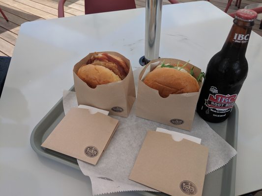 Vaka Burger by null