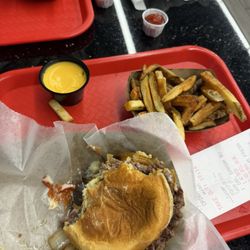 Tom & Jerry's - Not gonna lie, smash burger was