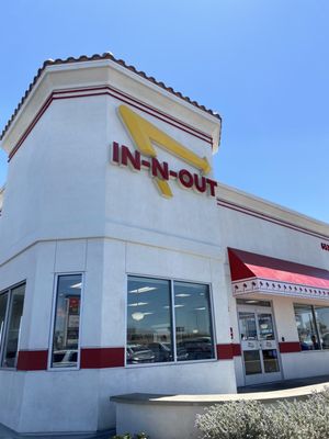 In-N-Out Burger by null