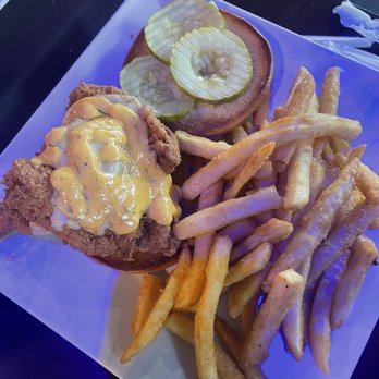 Neil St Blues - Yard bird and fries - Cocktail Bars Near Me - Champaign, Illinois