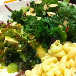Poke+Roll 808 - Tofu poke with a mixed green and kale salad