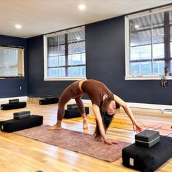 Gandiva Yoga - Wild Thing.