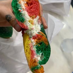 rainbow bagel w/ scallion cream cheese