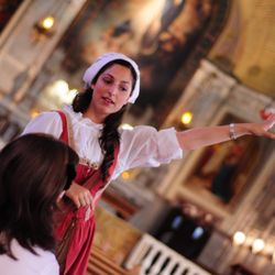 Musée Marguerite-Bourgeoys - Tours of the museum adjacent the chapel include the crypt and an archaeological site with artefacts dating as far back as 2400 years ago.