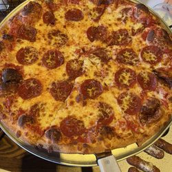 Library Pizza & Pub - Pepperoni pizza 12 inch