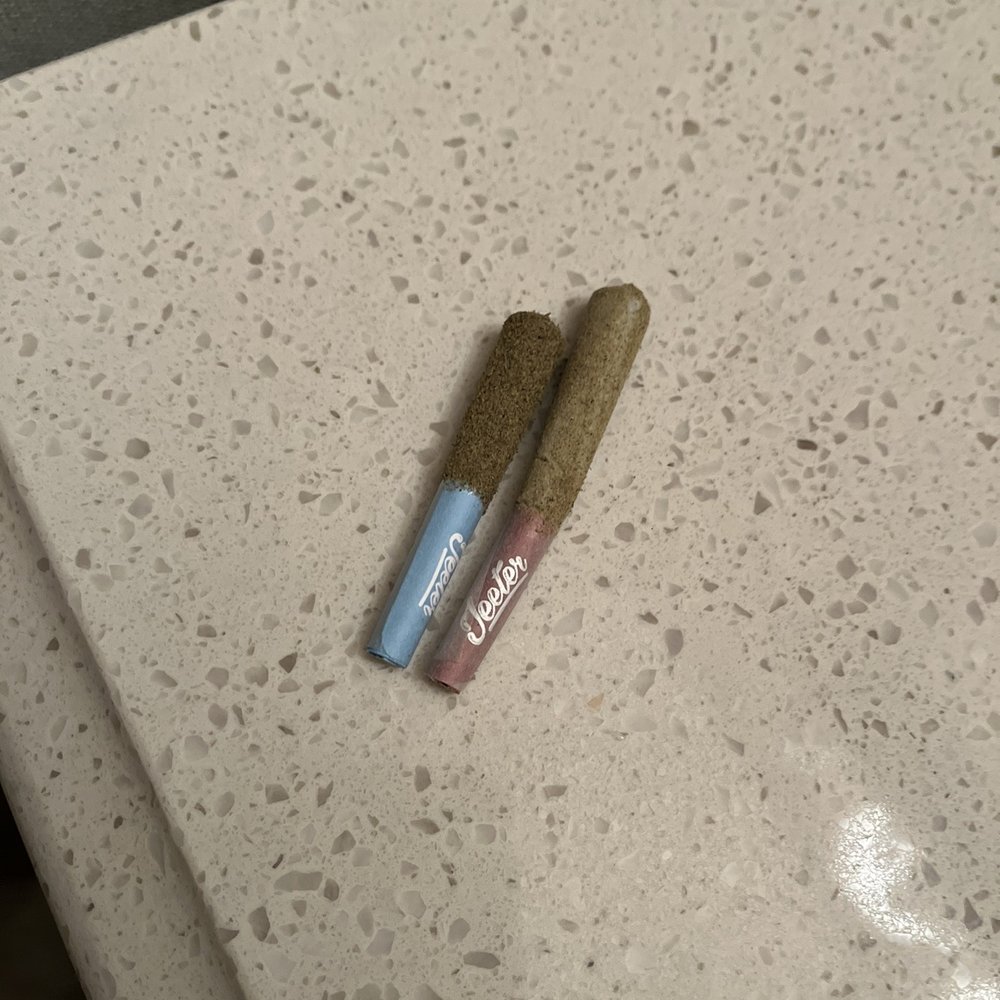 Weedier's fake product on the right! Weedier's fake product on the right!