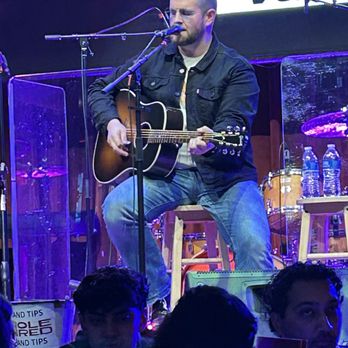 Ole Red - The singer was great, lots of great old country and classic rock covers - Music Venues Near Me - Gatlinburg, Tennessee Ole Red - The singer was great, lots of great old country and classic rock covers - Music Venues Near Me - Gatlinburg, Tennessee