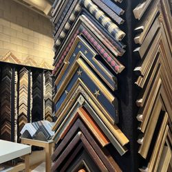 A Gallery / Allen + Alan Fine Art