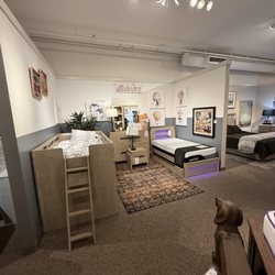 HOM Furniture