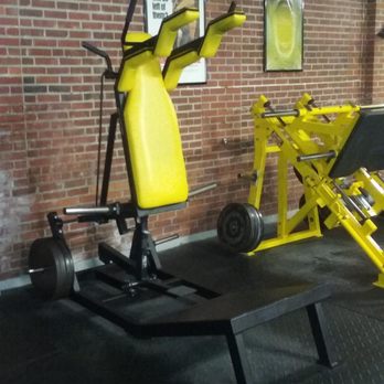 Everybodies Gym - Trainers Near Me - Chardon, Ohio