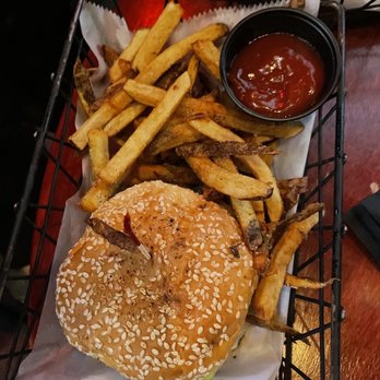 Hollow Nickel - Portabella burger - Pubs Near Me - Brooklyn, New York Hollow Nickel - Portabella burger - Pubs Near Me - Brooklyn, New York